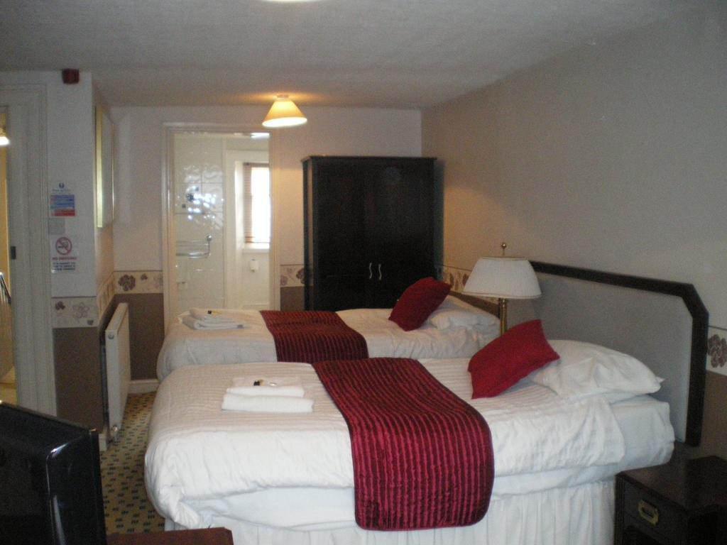 Crown Hotel Pwllheli Pokoj fotografie