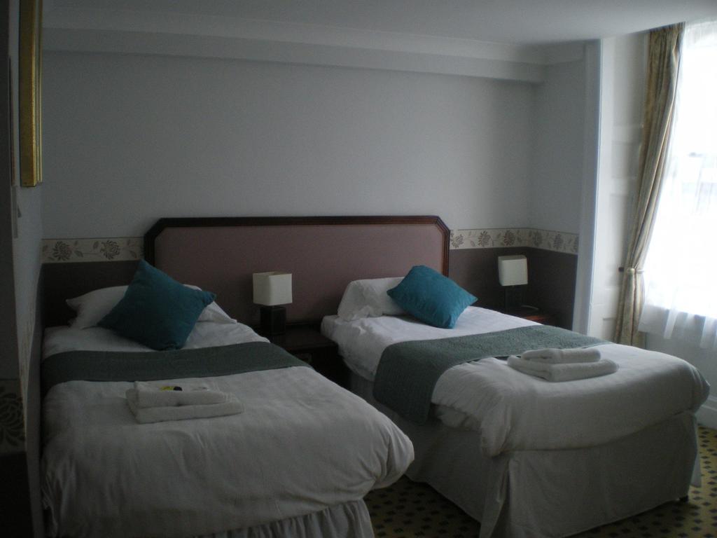 Crown Hotel Pwllheli Pokoj fotografie